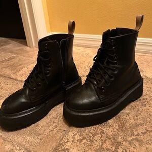 Vegan Leather, Dr Martens